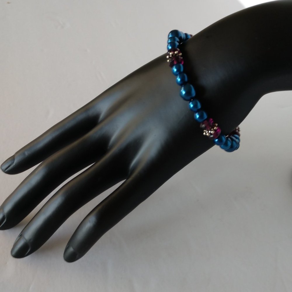 Blue Faux Pearls Bracelet with Purple Beads Handmade Beaded 7.5 Inches - Picture 13 of 16
